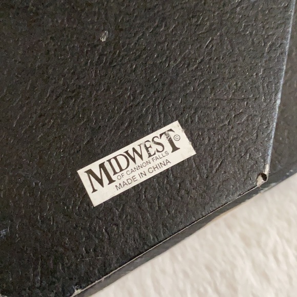 Midwest of Cannon Falls | Soccer Pattern Magnetic Picture Frame Black/White - Picture 12 of 13